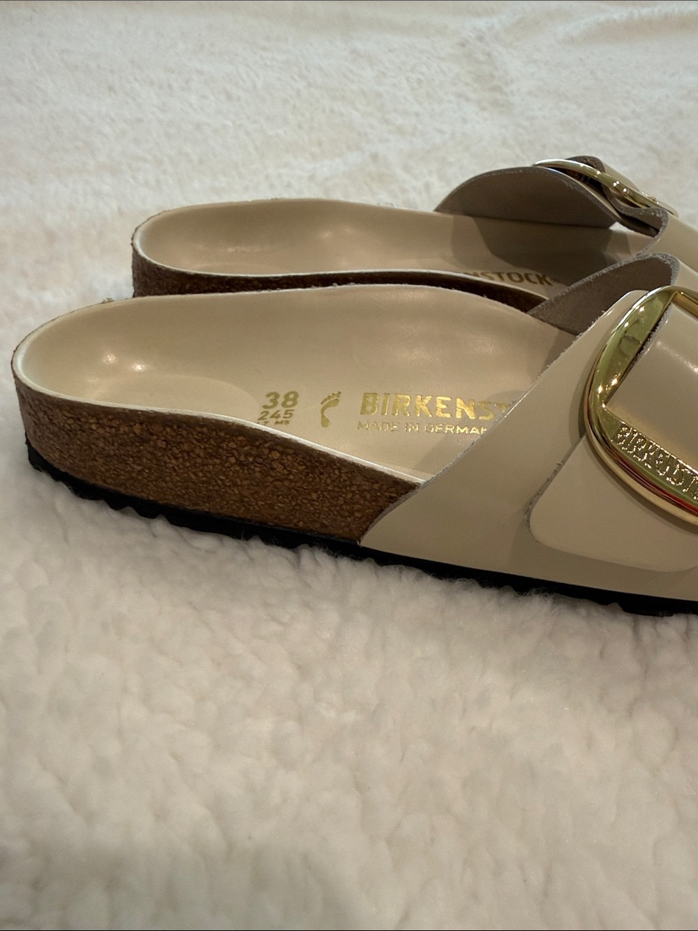 Birkenstock Patent Single Buckle Slide Sandals in Light Beige with Gold Buckle - Picture 4 of 5